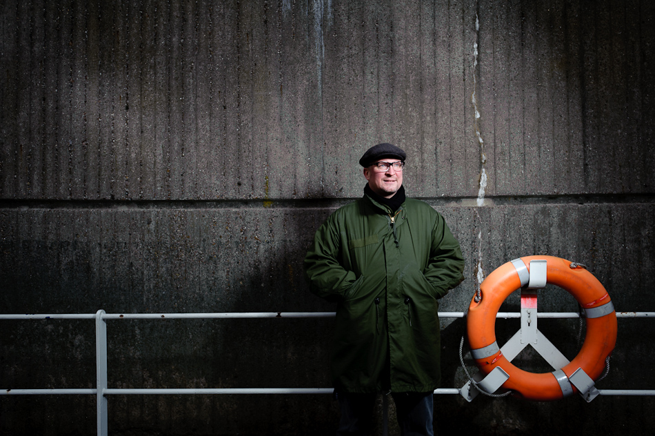 Sören mit zwei Systemblitzen fotografiert