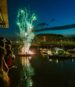 Feuerwerk bei einer Hochzeit in der Hamburger Speicherstadt