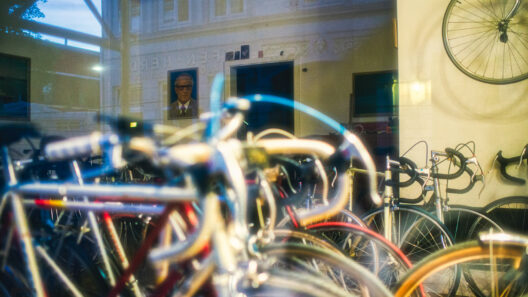 Erich Honecker in einem Laden in Hamburg