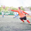 Russell Wheldon im Tor von Worcester hat keine Chance gegen den Schuss eines Griechen (verdeckt)