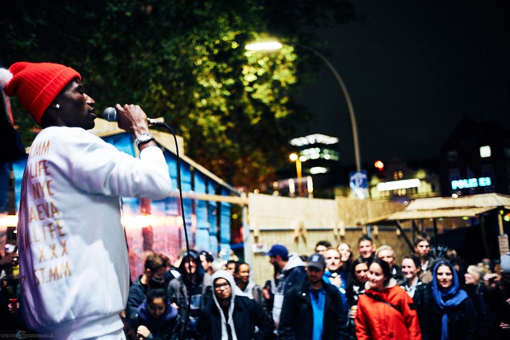 Kenianische Musik erwärmt das kalte Hamburg