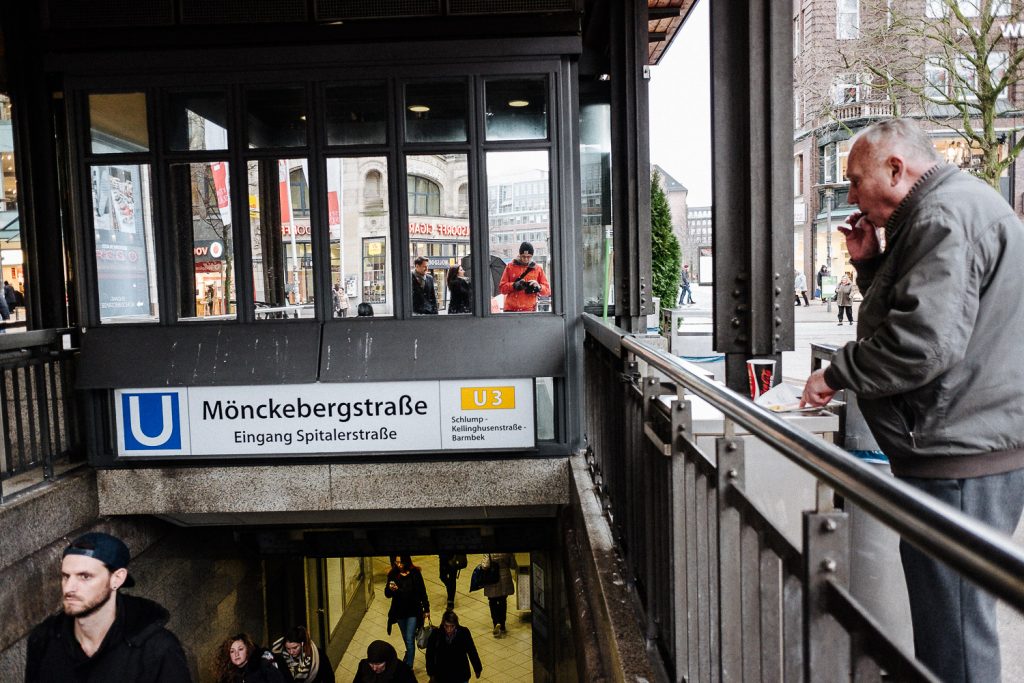 Unterwegs mit der Fuji X70 (1/125 sec, f/2.8, ISO 1250)