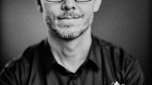 Marco fotografiert mit Leica MP, Noctilux und HP5 bei ISO800