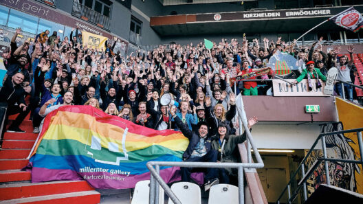 Helfer, Künstler, Liebe