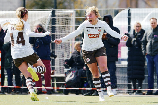 FC St. Pauli 1. Frauen - TuS Büppel 5:0